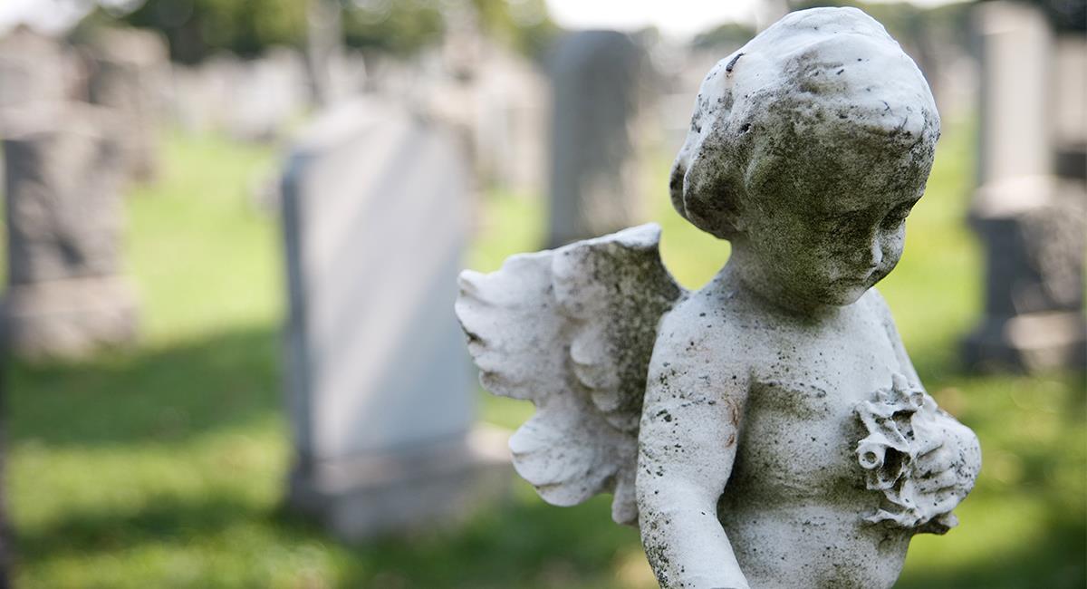 Mujer graba la presencia del fantasma de su hijo: lo visitó en el cementerio y algo pasó. Foto: Shutterstock