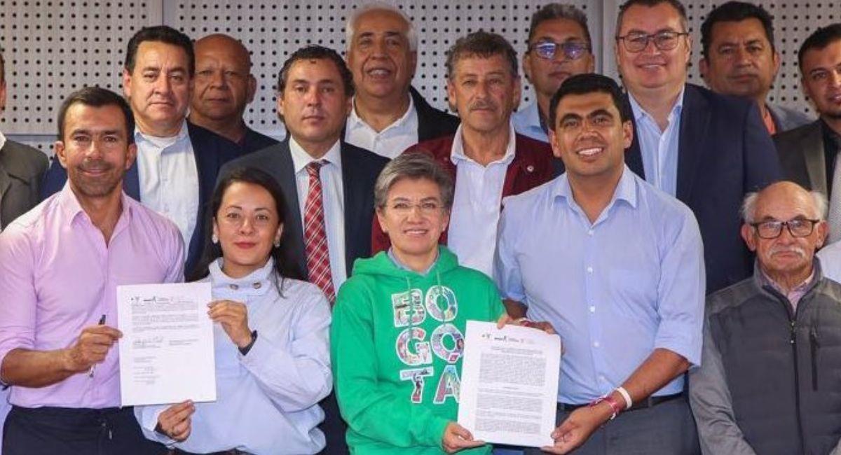 Bogotá y Soacha firman nuevo convenio de transporte. Foto: Twitter @ClaudiaLopez