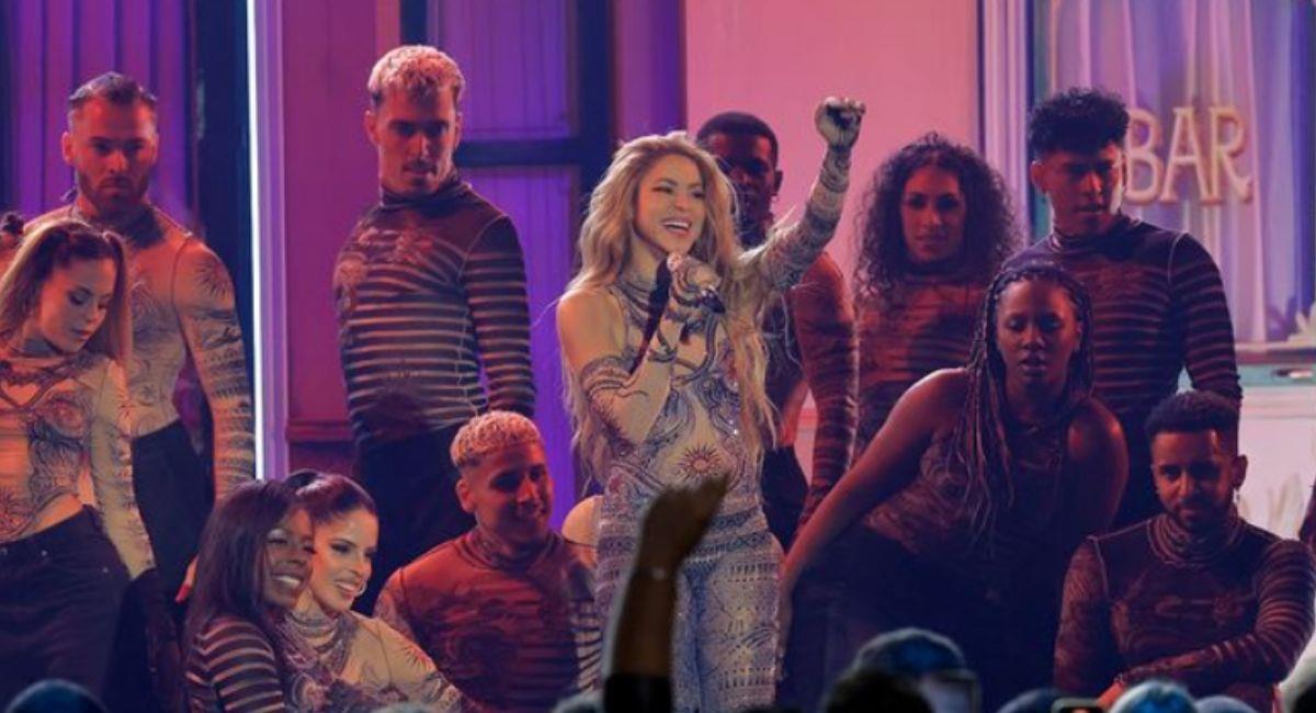 Shakira en su presentación en los premios Latin Grammy
. Foto: Instagram @latingrammys