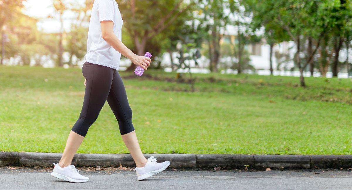 Esta es la distancia que debes caminar para bajar un kilo. Foto: Shutterstock