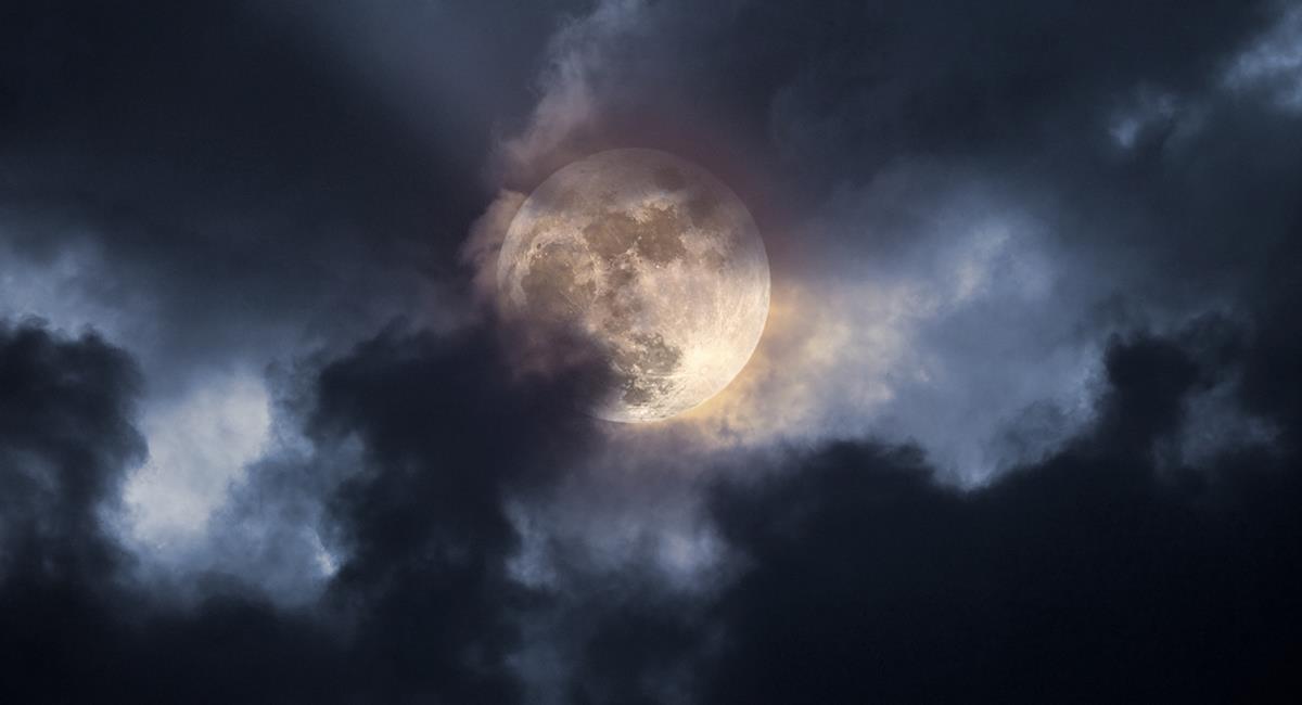 Luna llena de noviembre: poderoso ritual para manifestar intenciones al universo. Foto: Shutterstock