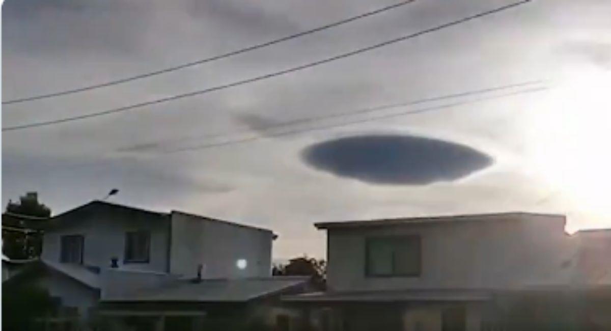 Captan extraño fenómeno en el cielo de Chile. Foto: Twitter