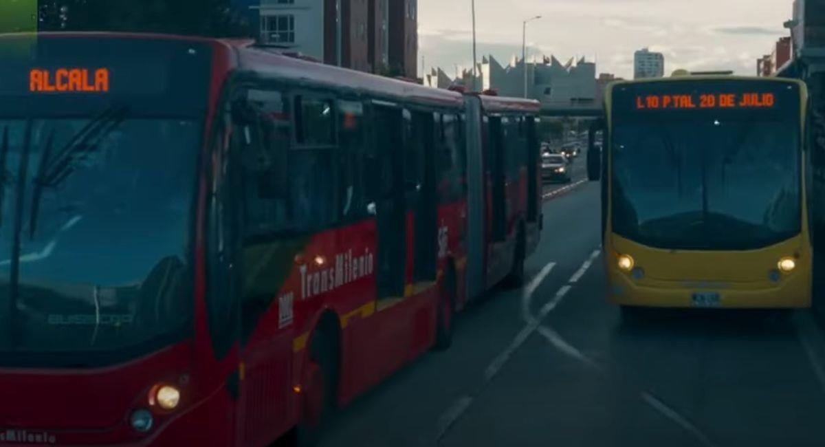 El sistema TransMilenio de Bogotá ve con preocupación la enorme cifra de colados que se registra a diario. Foto: Youtube
