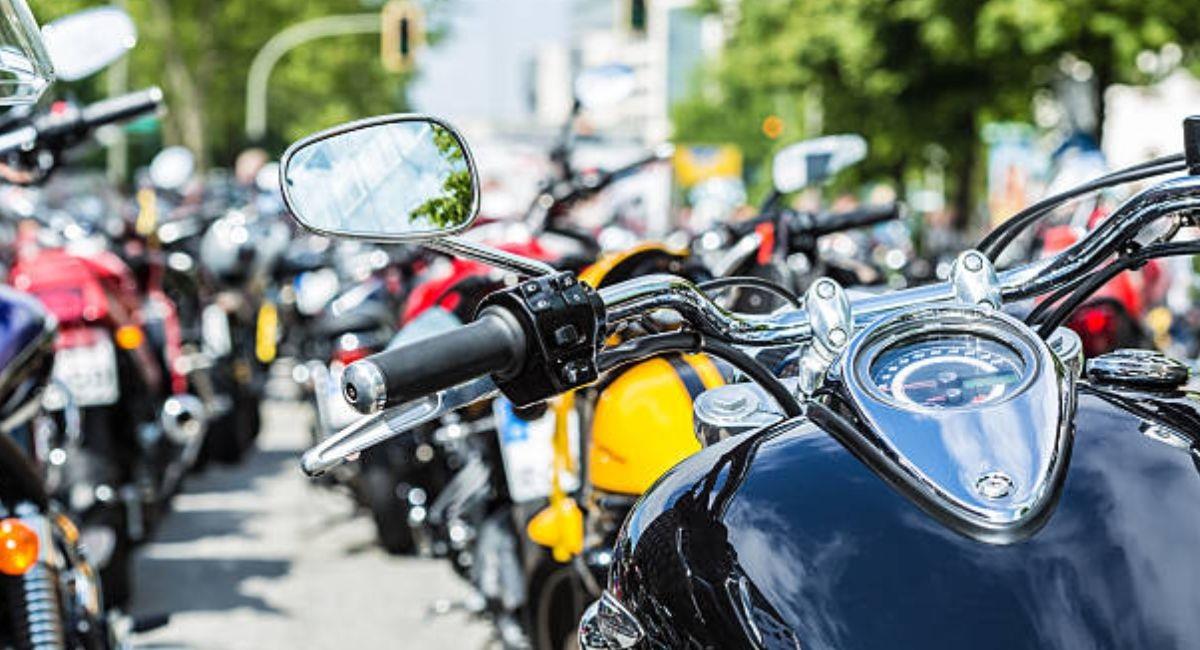 MinTransporte aclara dudas sobre el uso de calcomanías en las motos. Foto: Pixabay