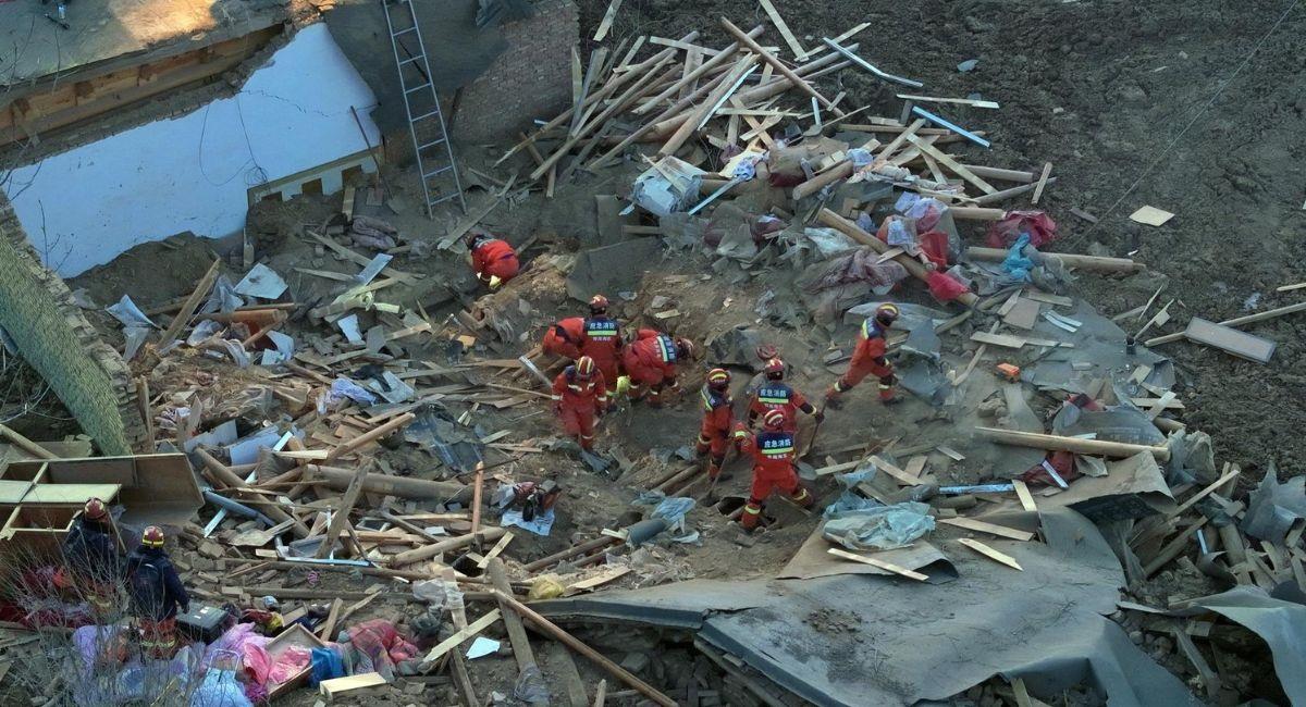 Sube a 127 la cifra de muertos por fuerte terremoto en China. Foto: EFE