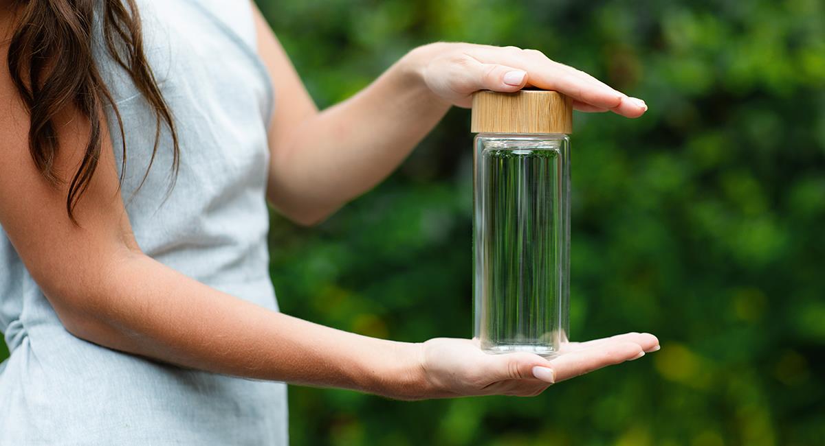 ¿Tomas agua constantemente? Cuidado, mujer habría enfermado por no lavar bien el termo. Foto: Shutterstock
