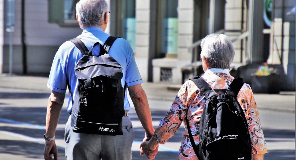 Este 2024 disminuye la tarifa de aportes en salud para los pensionados. Foto: Pixabay