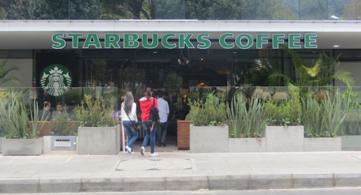 Atraco masivo a un Starbucks en Bogotá dejó anonadados a los capitalinos. Foto: Twitter
