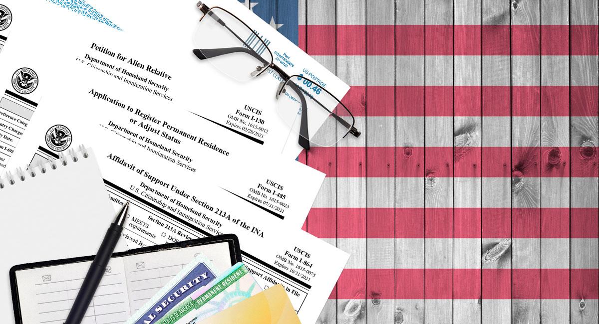 Con patrocinio, un ciudadano de Estados Unidos puede realizar una petición para Green Card de sus familiares. Foto: Shutterstock