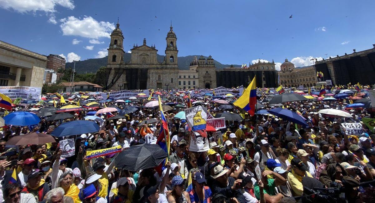 ¿Cuántas personas hubo en la Plaza de Bolívar de Bogotá durante marchas de la oposición?. Foto: Twitter @Danielbricen