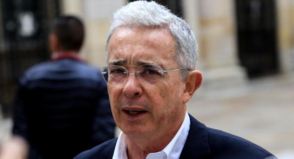 Uribe propone a los antioqueños donar dinero para concluir las vías 4G. Foto: Twitter