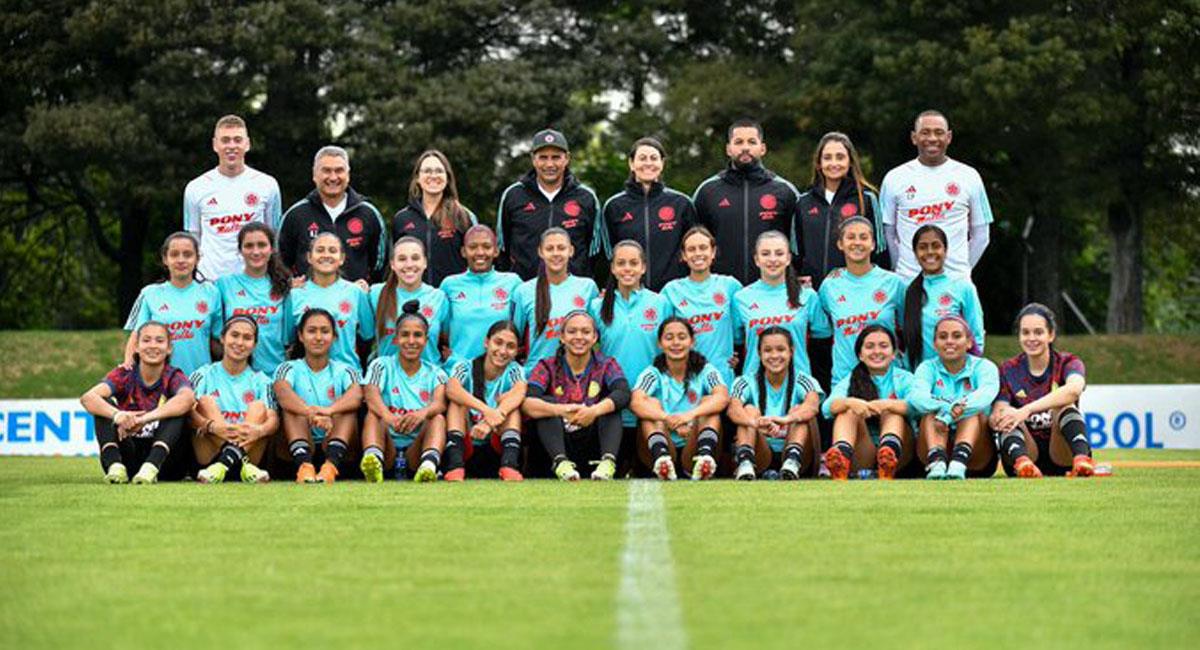 La selección Colombia femenina Sub 20 irá a Ecuador a realizar una buena participación en el suramericano. Foto: Twitter @FCFSeleccionCol