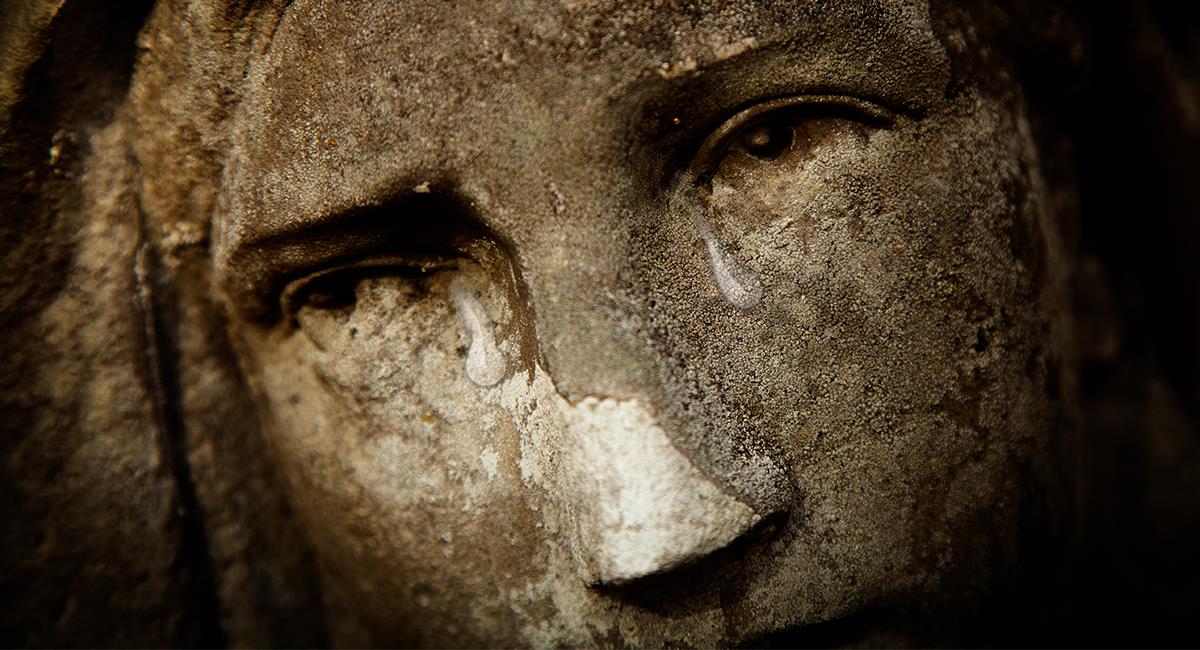 ¿Real o farsa? Vidente dice que la Virgen María se le apareció llorando lágrimas de sangre. Foto: Shutterstock