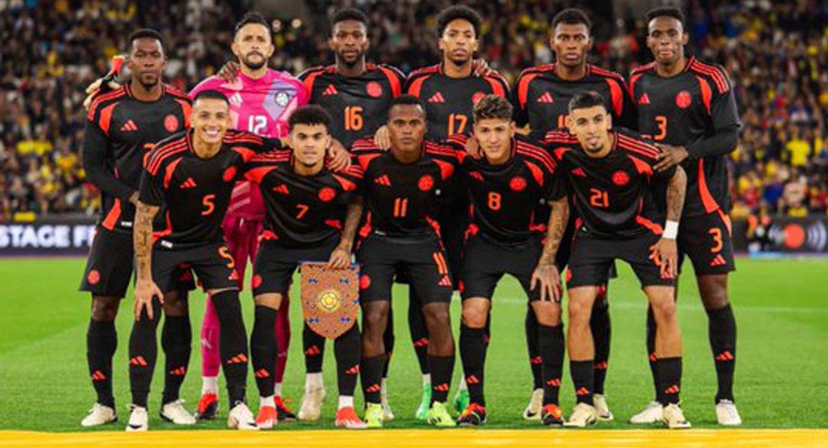 La selección Colombia, de negro, se iluminó en el segundo tiempo y venció a España. Foto: Twitter @sudanalytics