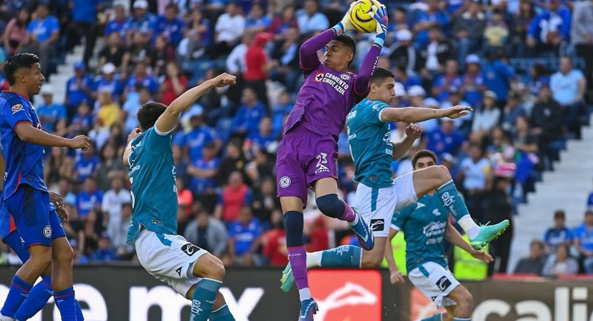 Kevin Mier podría dejar el Cruz Azul en la próxima ventana de fichajes. Foto: Instagram Kevin Mier