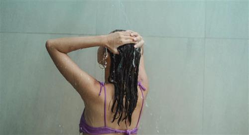 Pros y contras de usar bicarbonato de sodio para lavar el cabello