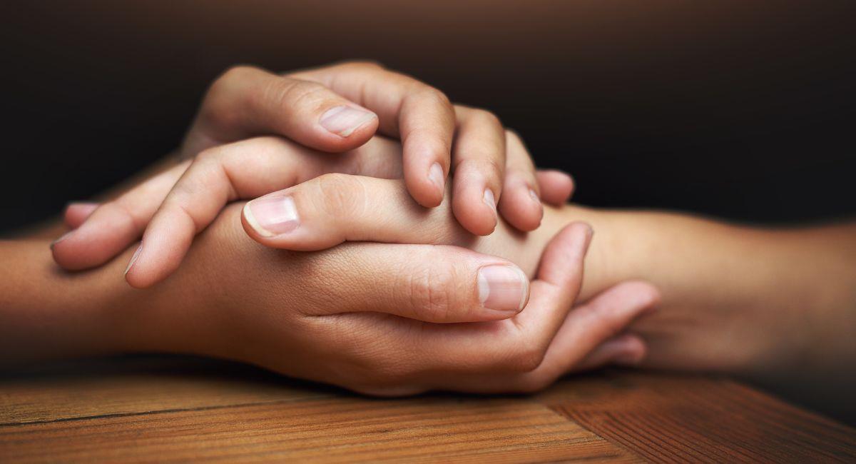 Poderosa oración para pedir la pronta sanación de un enfermo. Foto: Shutterstock