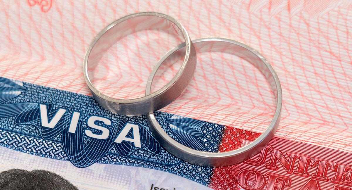 Los casados indocumentados con ciudadanos de EE.UU. podrían obtener estatus legal temporal. Foto: Shutterstock