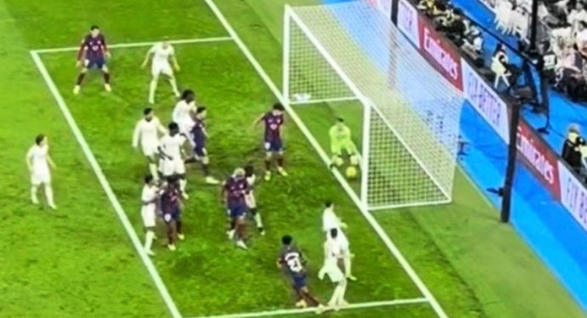Imagen fotográfica que comprobaría que el gol de Yamal anulado al Barcelona fue legítimo. Foto: Twitter @BarcaUniversal