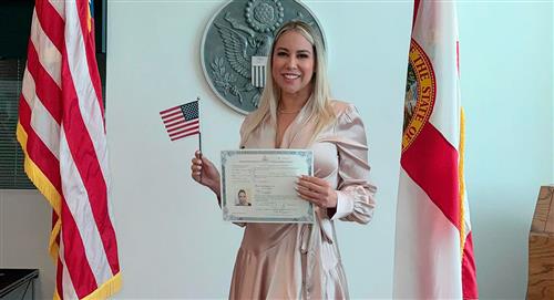 Señorita Dayana, reguetonera cubana, está feliz estrenando ciudadanía estadounidense