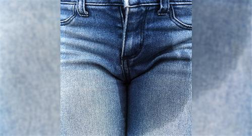 Jeans manchados de “orina” se vuelven tendencia
